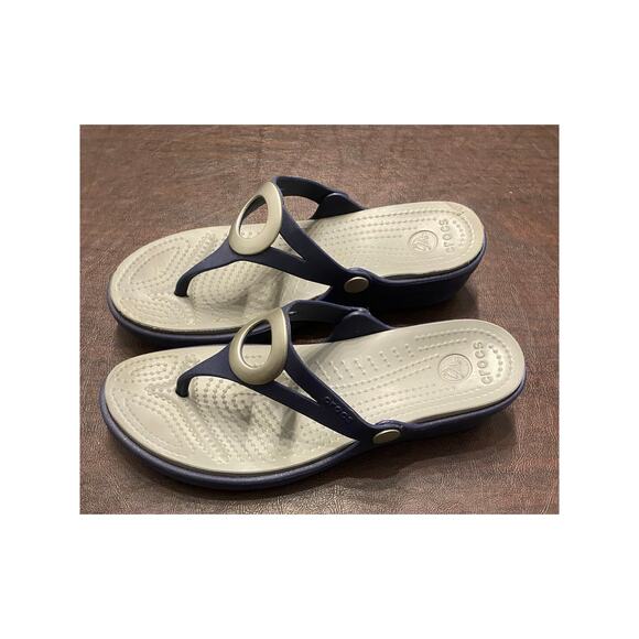 Crocs Women’s Capri Navy Blue Wedge Flip Flop Sandals Size 8 Vacay Resort Beach - Picture 2 of 8